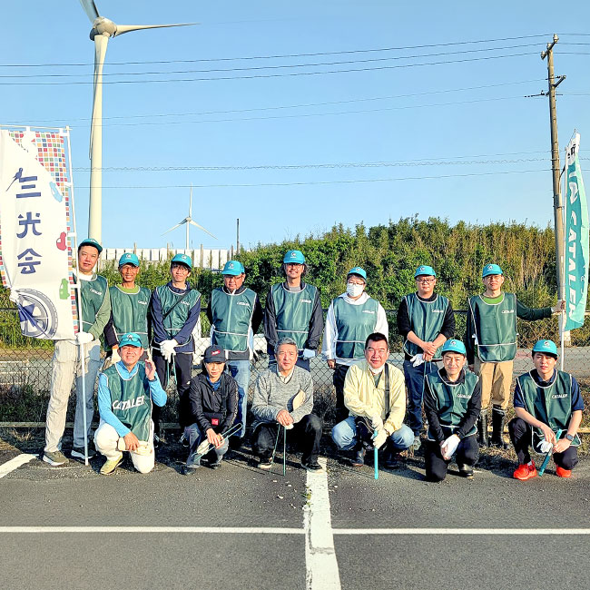 掛川市キャタラー前海岸清掃のボランティアを実施